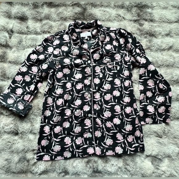 Victoria's Secret Pajamas Women's Small 2 Piece Sparkly Carnations on black - Picture 11 of 15